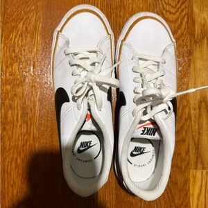 Nike Court Legacy Sneakers